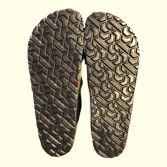 Aerothotic Black Sandals - Picture 8 of 11